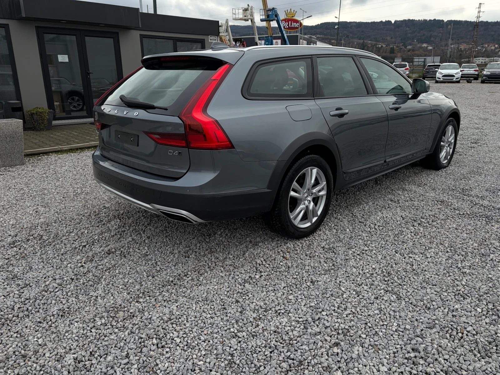 Volvo V90 2.0D4-190k.c. Cross Country 4WD - изображение 6