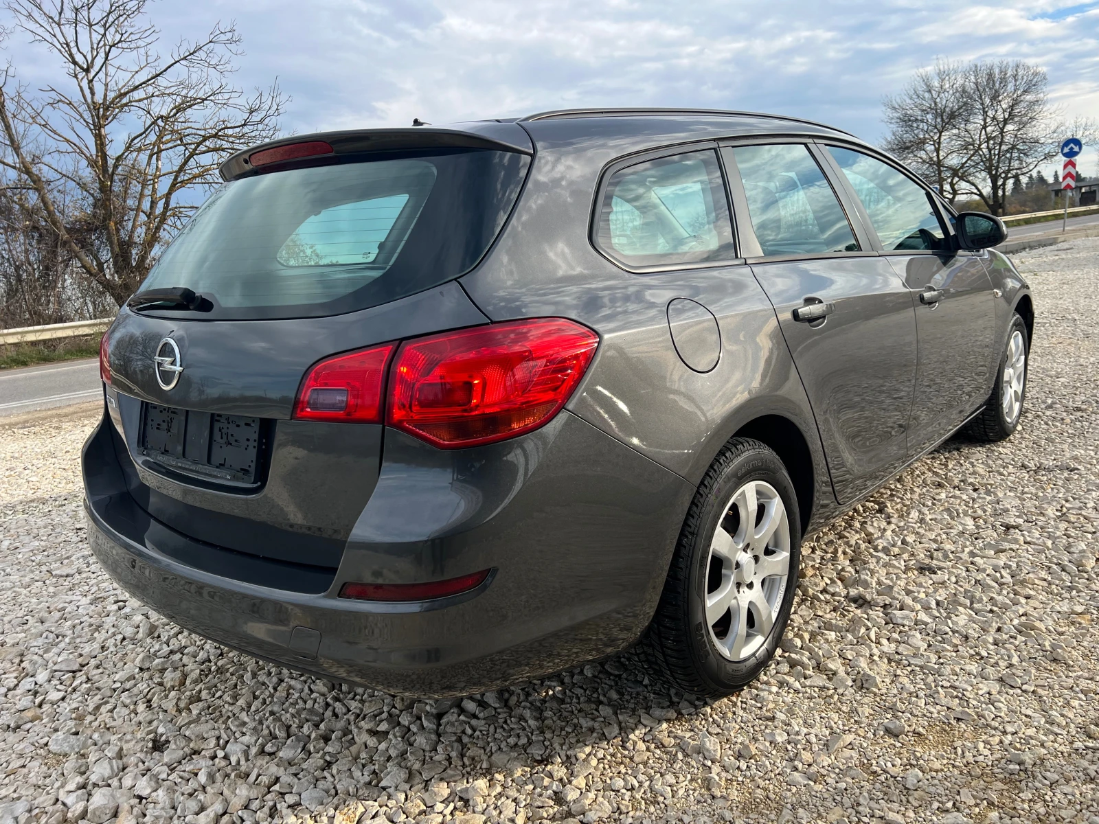 Opel Astra 1.6i 16v/116p.s-Euro 5 - изображение 3