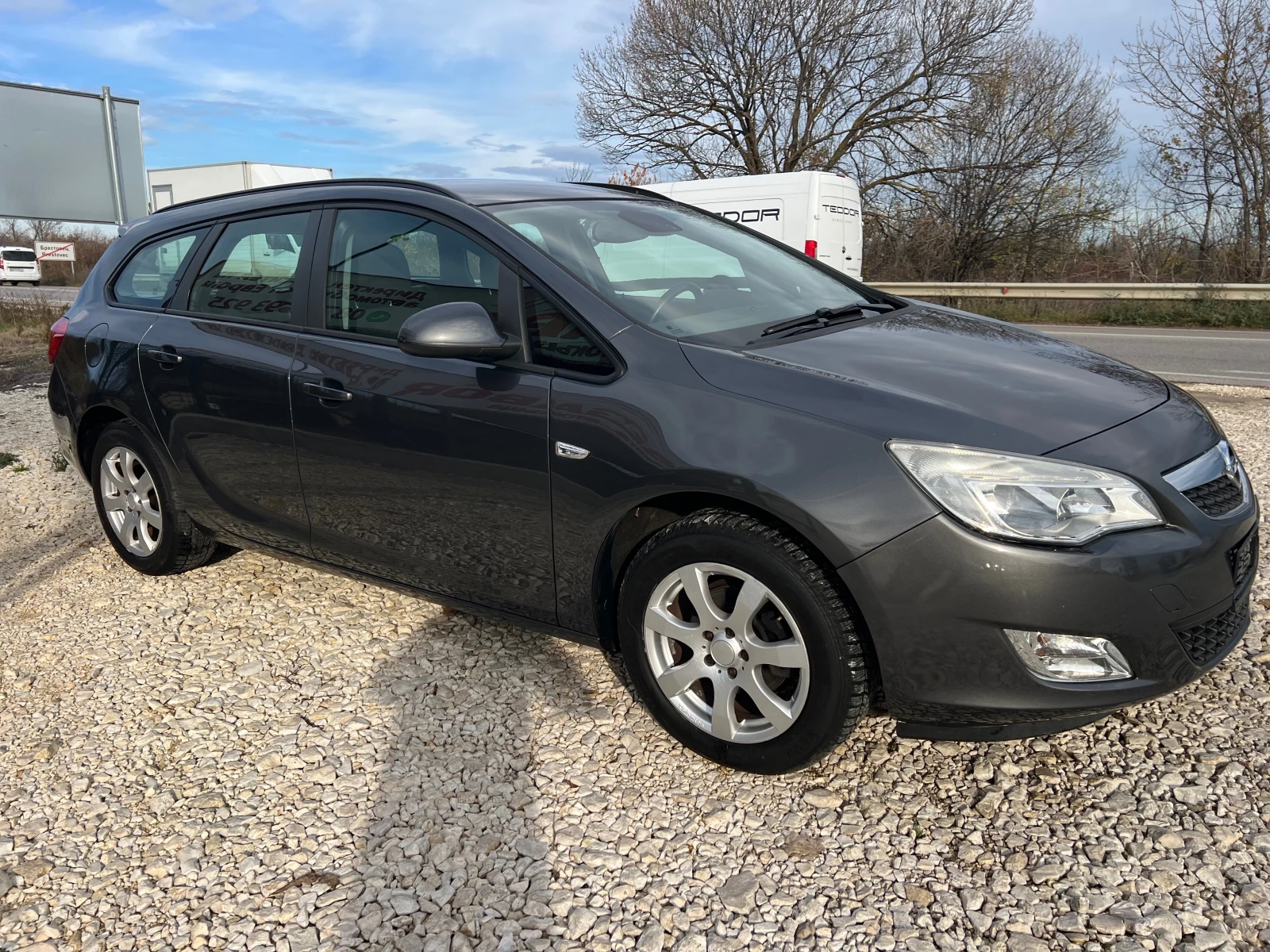Opel Astra 1.6i 16v/116p.s-Euro 5 - изображение 2