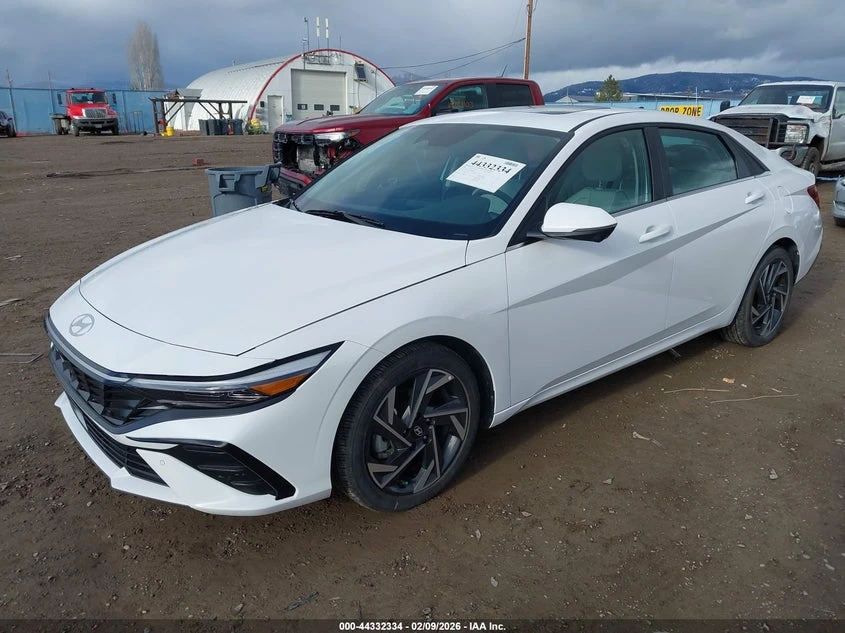 Hyundai Elantra 2.0l Limited, снимка 2 - Автомобили и джипове - 53975649