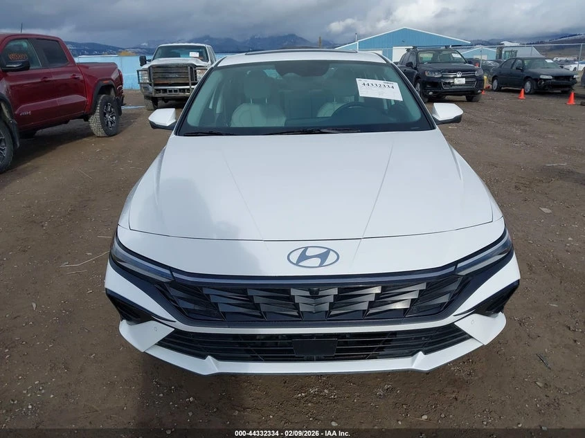Hyundai Elantra 2.0l Limited, снимка 13 - Автомобили и джипове - 53975649