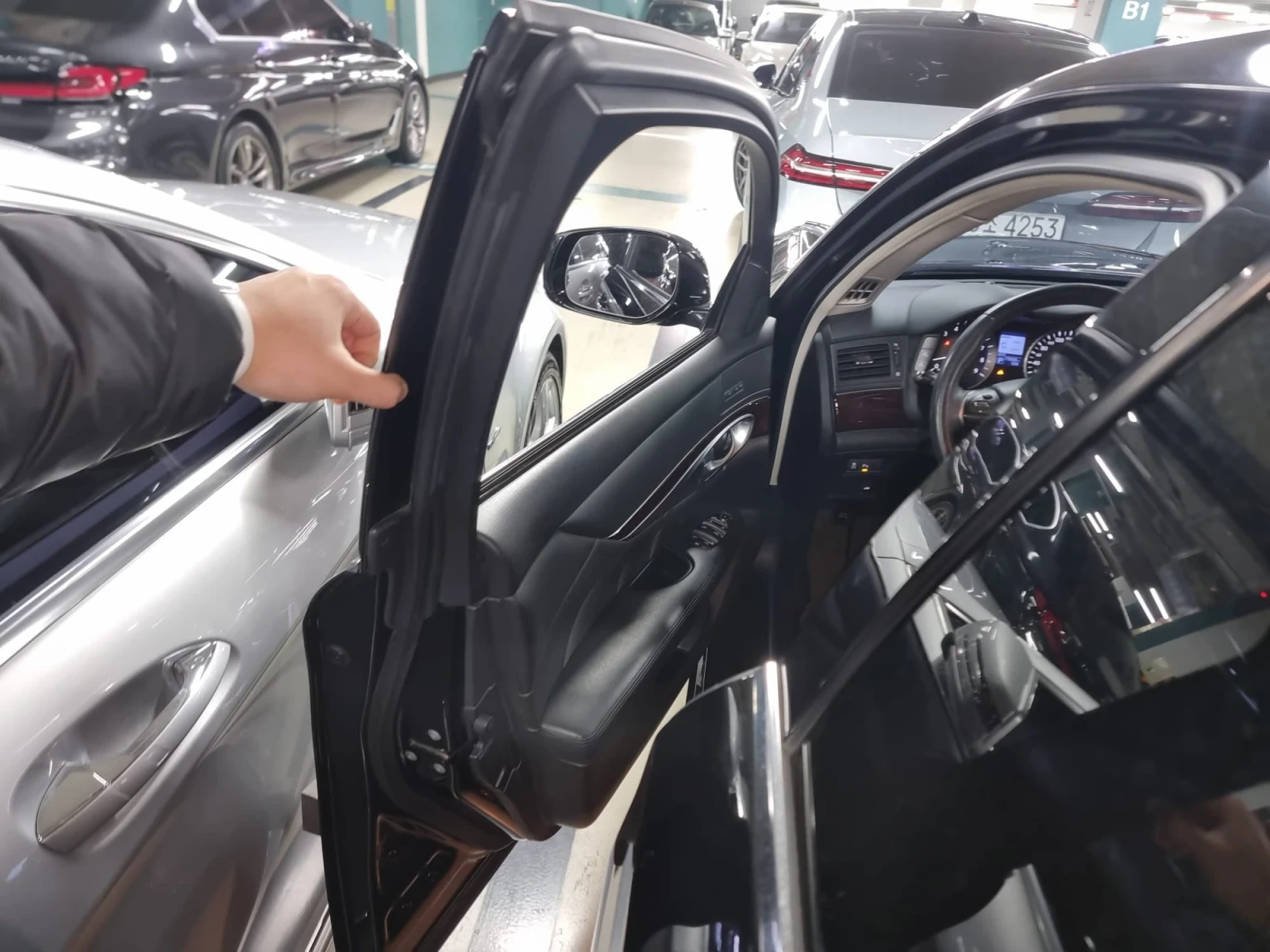 Infiniti Q70  3.7 - 333 hp - RWD , снимка 14 - Автомобили и джипове - 54787013