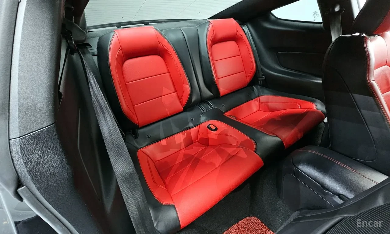 Ford Mustang, снимка 15 - Автомобили и джипове - 54795388