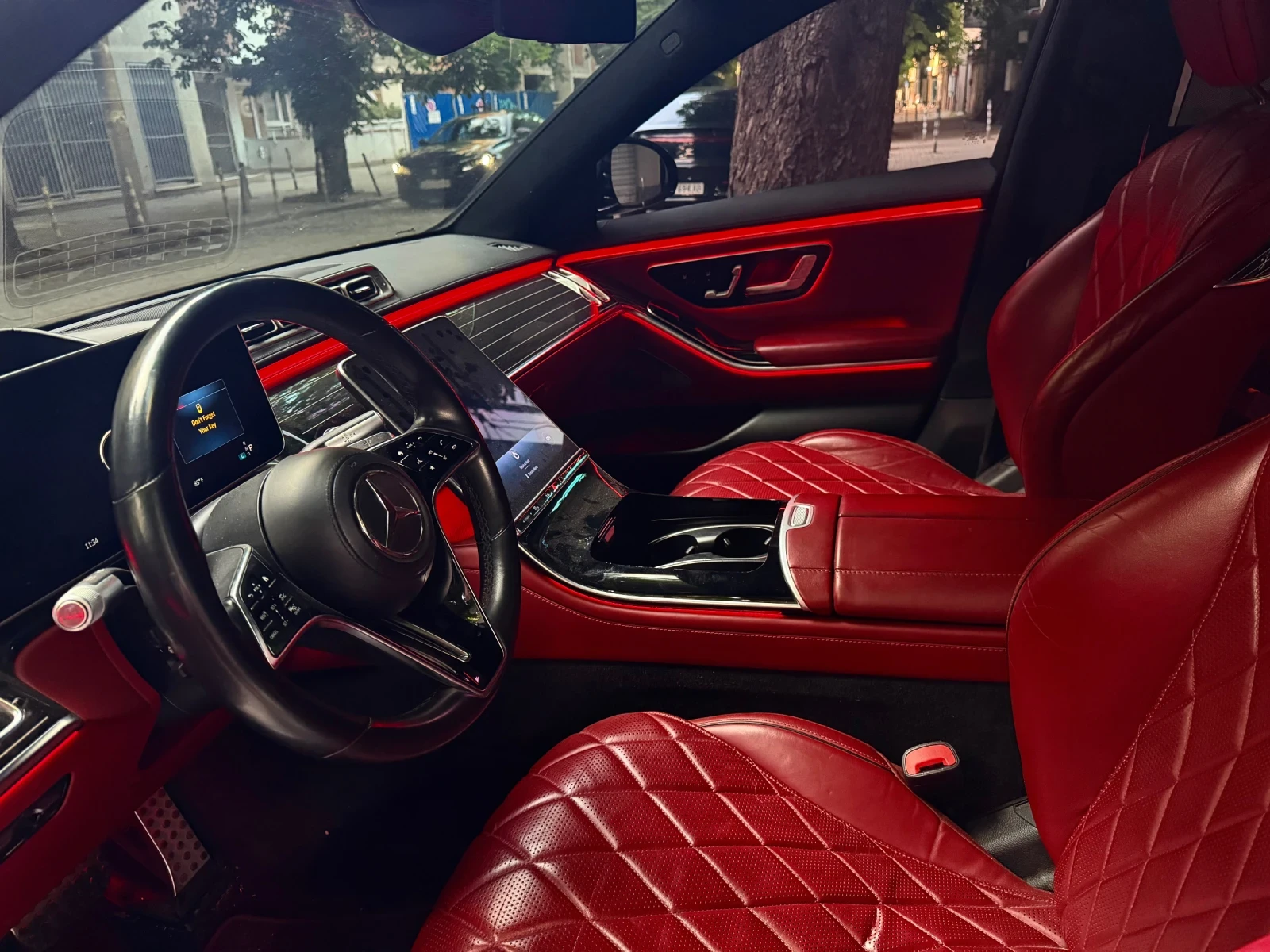 Mercedes-Benz S 580 4MATIC AMG/CARMINE RED/3D, снимка 12 - Автомобили и джипове - 54830646