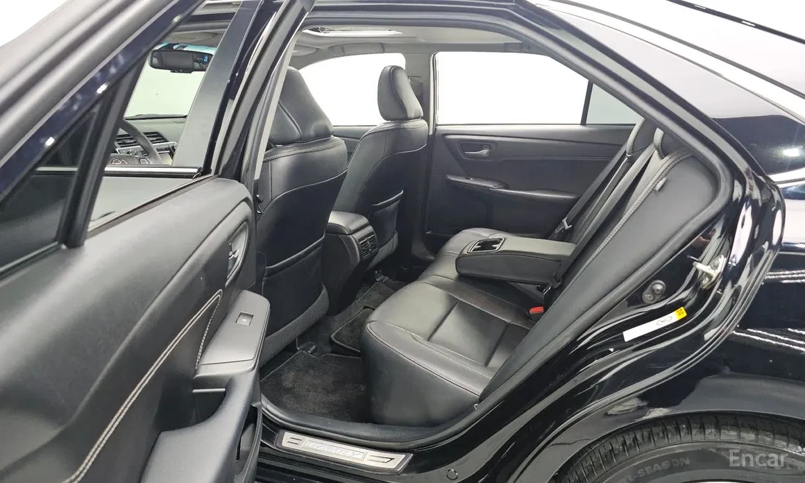 Toyota Camry, снимка 16 - Автомобили и джипове - 54869747