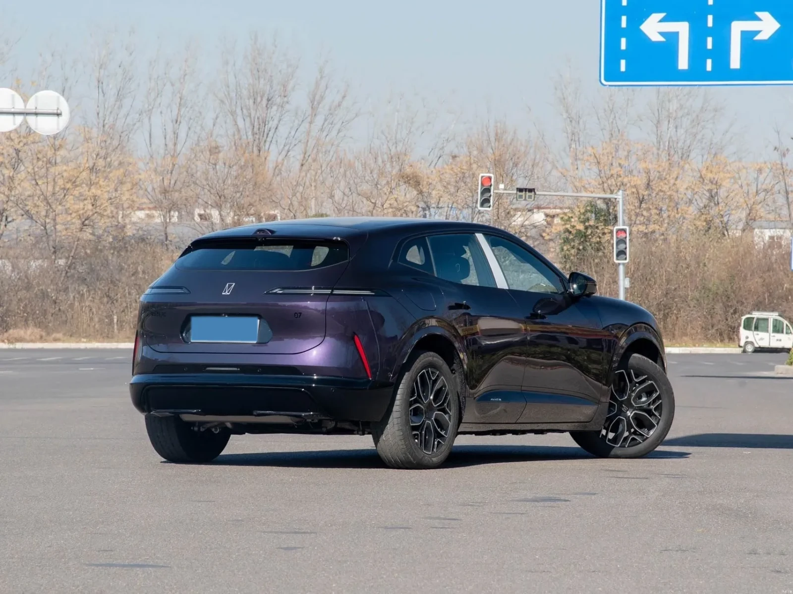 Avatr 07 RWD REEV 39.05 kWh, снимка 3 - Автомобили и джипове - 55073331