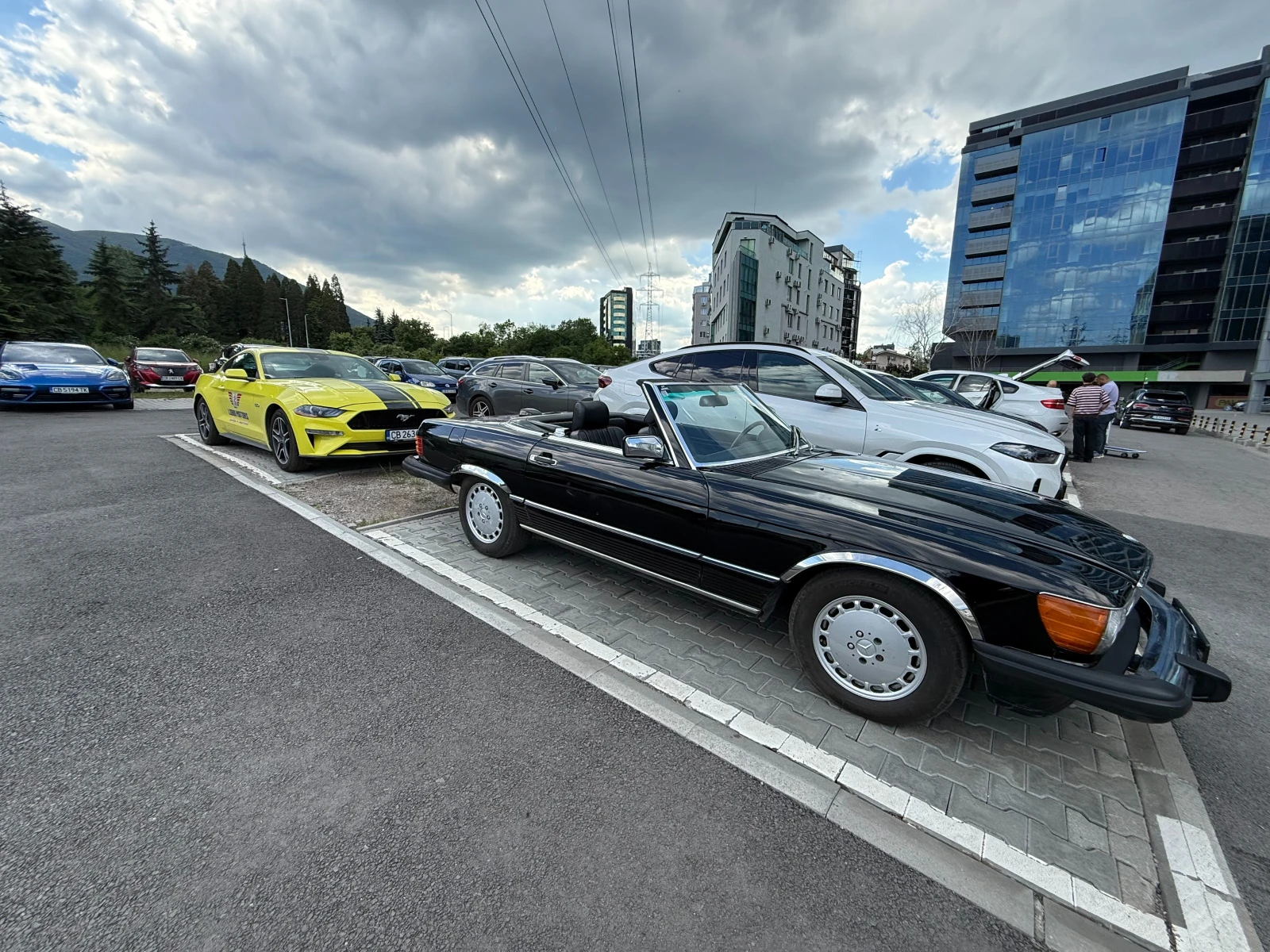 Mercedes-Benz SL 560 1987 ORIGINAL ОБСЛУЖЕН АВТОКАСКО ЗА КОЛЕКЦИЯ, снимка 6 - Автомобили и джипове - 55319621