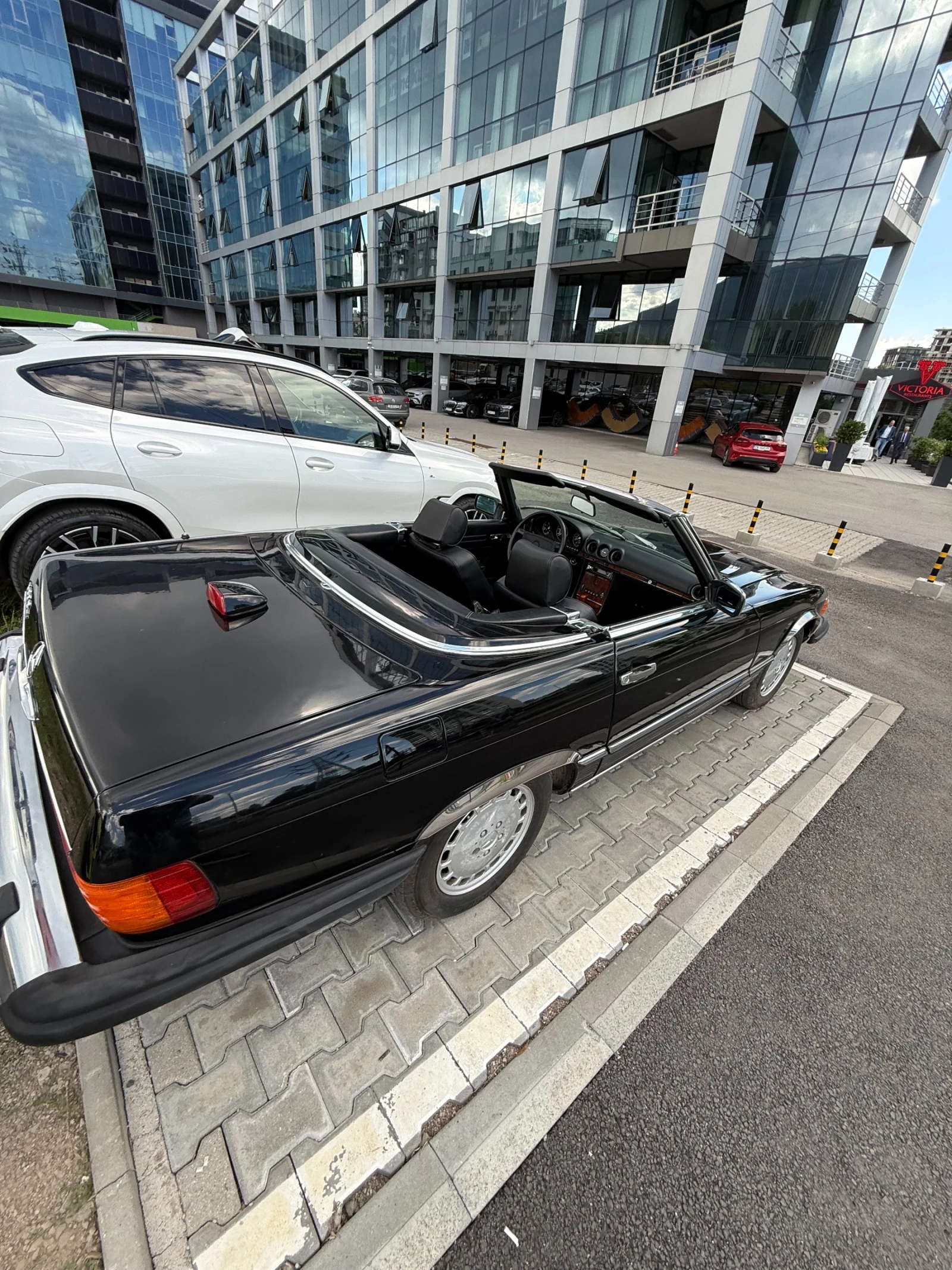 Mercedes-Benz SL 560 1987 ORIGINAL ОБСЛУЖЕН АВТОКАСКО ЗА КОЛЕКЦИЯ, снимка 3 - Автомобили и джипове - 55319621