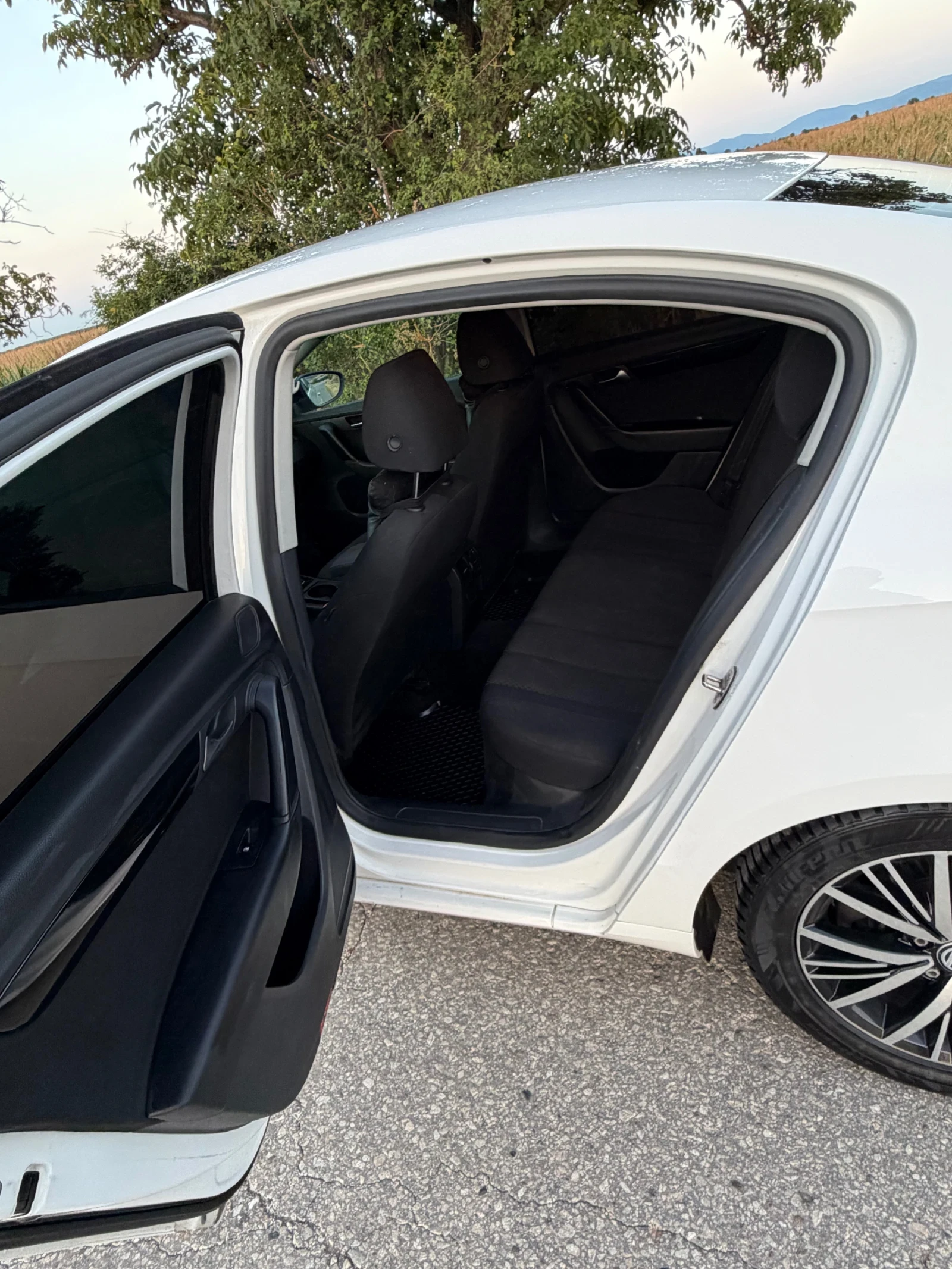 VW Passat, снимка 5 - Автомобили и джипове - 55430326