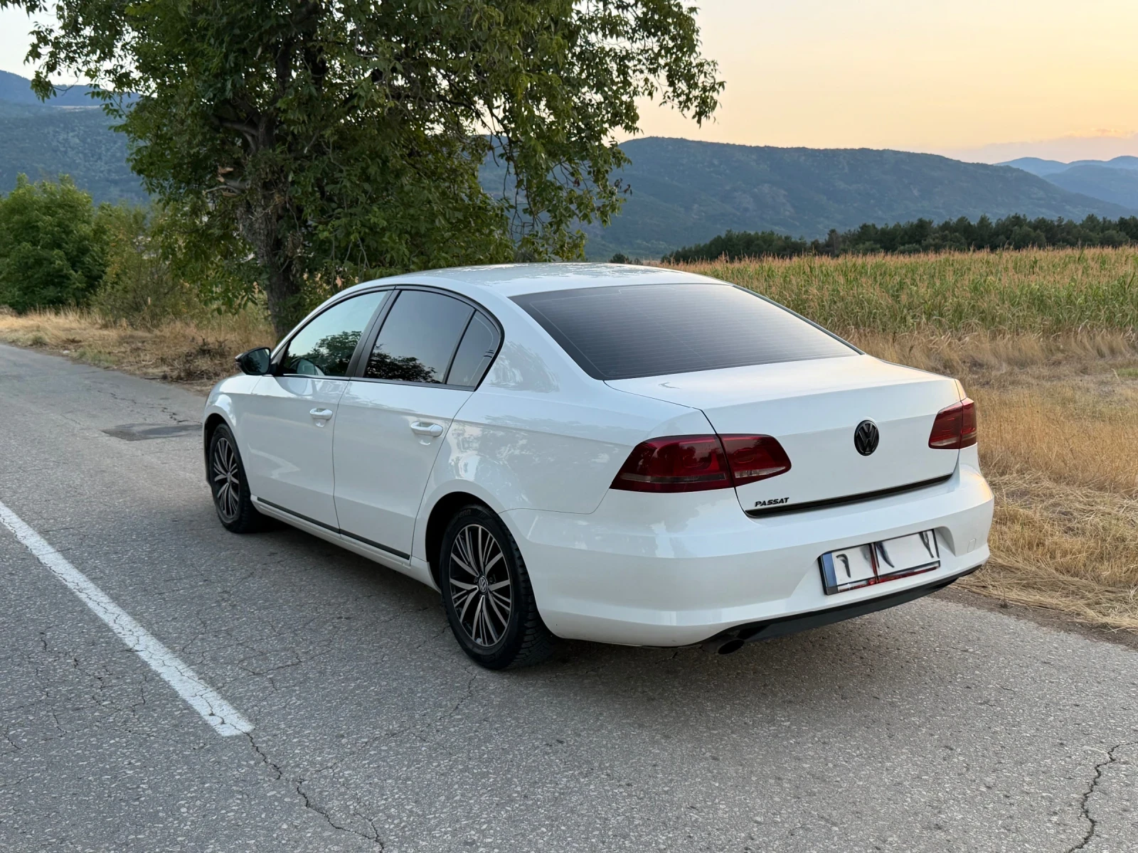 VW Passat, снимка 7 - Автомобили и джипове - 55430326
