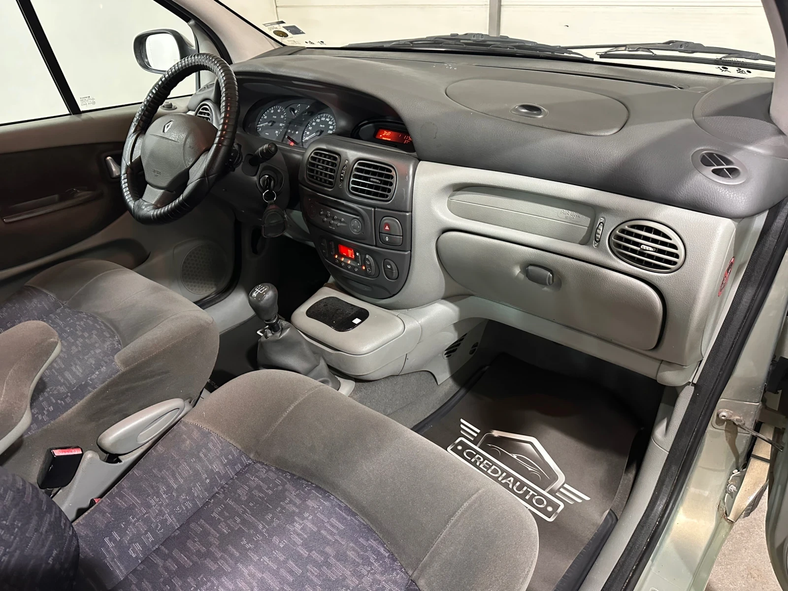 Renault Megane Scenic , снимка 9 - Автомобили и джипове - 55568224