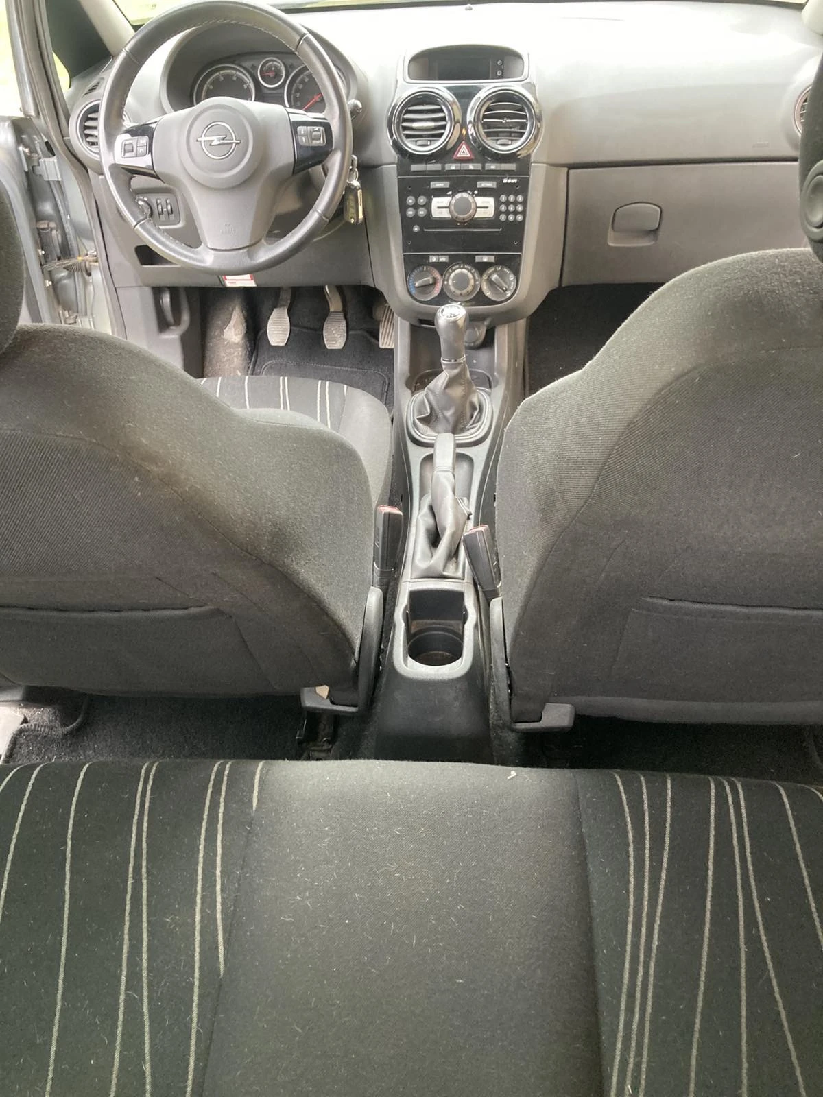 Opel Corsa 1.3CDTI Фейслифт, снимка 9 - Автомобили и джипове - 55676934