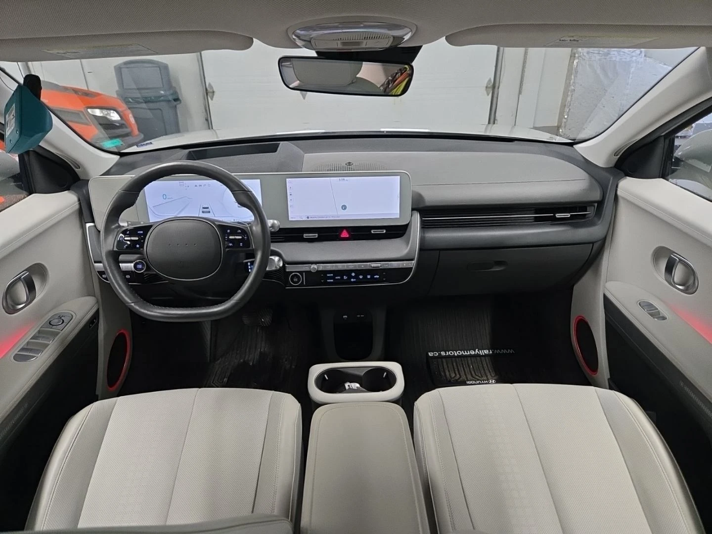 Hyundai Ioniq 5 Ultimate* Distr* 360* HUD* Bose* Обдух* Пано, снимка 8 - Автомобили и джипове - 55942904