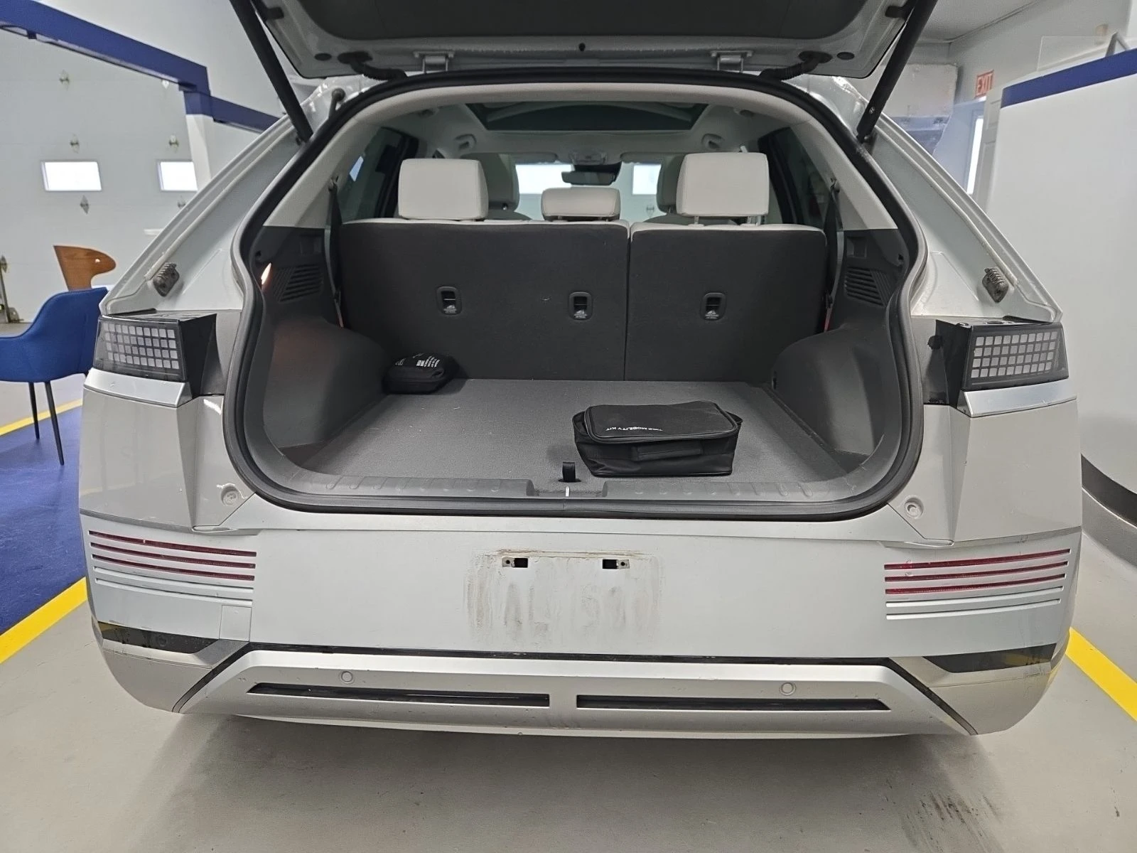 Hyundai Ioniq 5 Ultimate* Distr* 360* HUD* Bose* Обдух* Пано, снимка 5 - Автомобили и джипове - 55942904