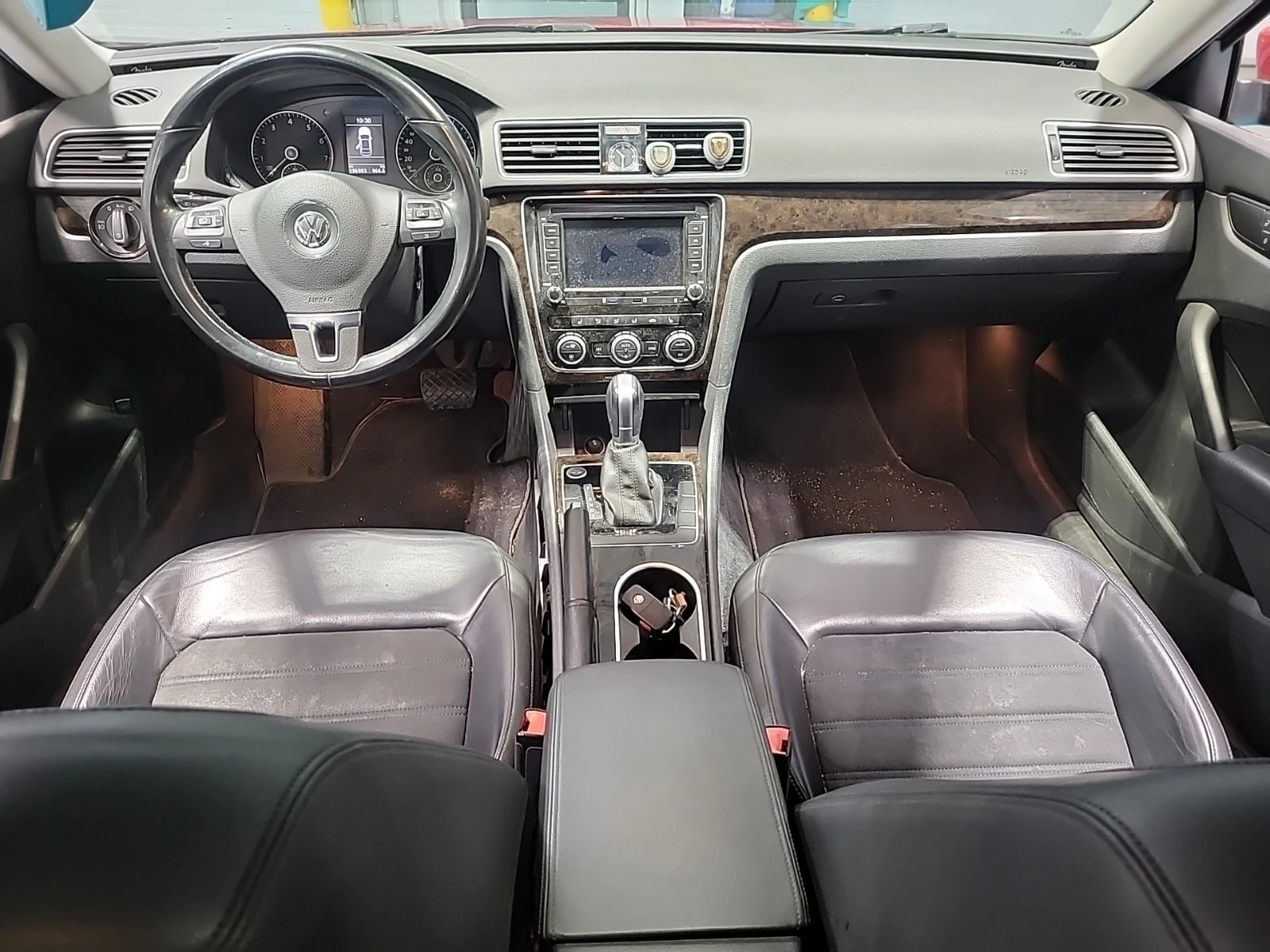 VW Passat HIGHLINE| ALCANTARA| PANORAMA| ПОДГРЕВИ| 2 КЛЮЧА| , снимка 10 - Автомобили и джипове - 56080073