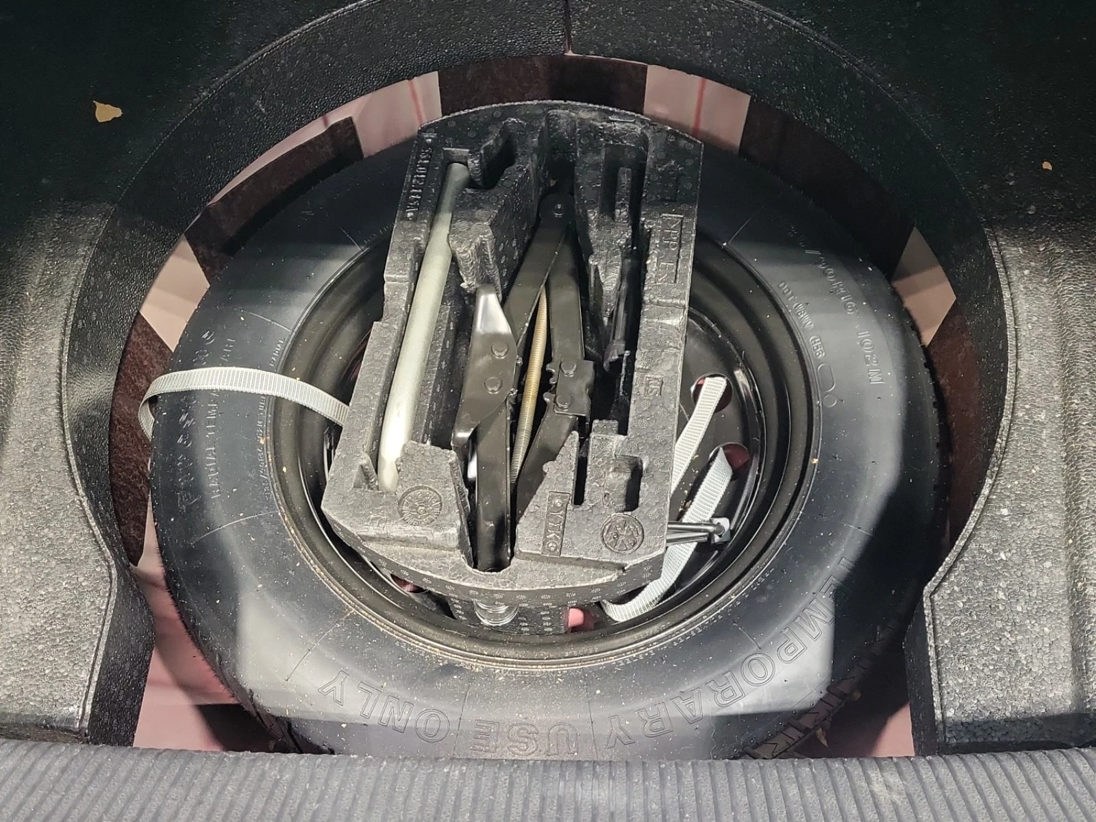 VW Passat HIGHLINE| ALCANTARA| PANORAMA| ПОДГРЕВИ| 2 КЛЮЧА| , снимка 14 - Автомобили и джипове - 56080073