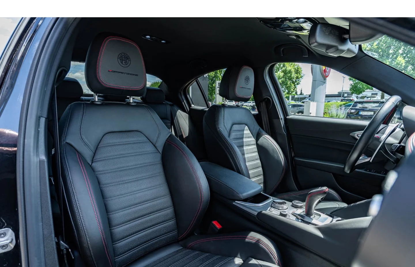 Alfa Romeo Giulia COMPETIZIONE/Q4/280HP/CAM/ACC/H&K/908z, снимка 11 - Автомобили и джипове - 56214361