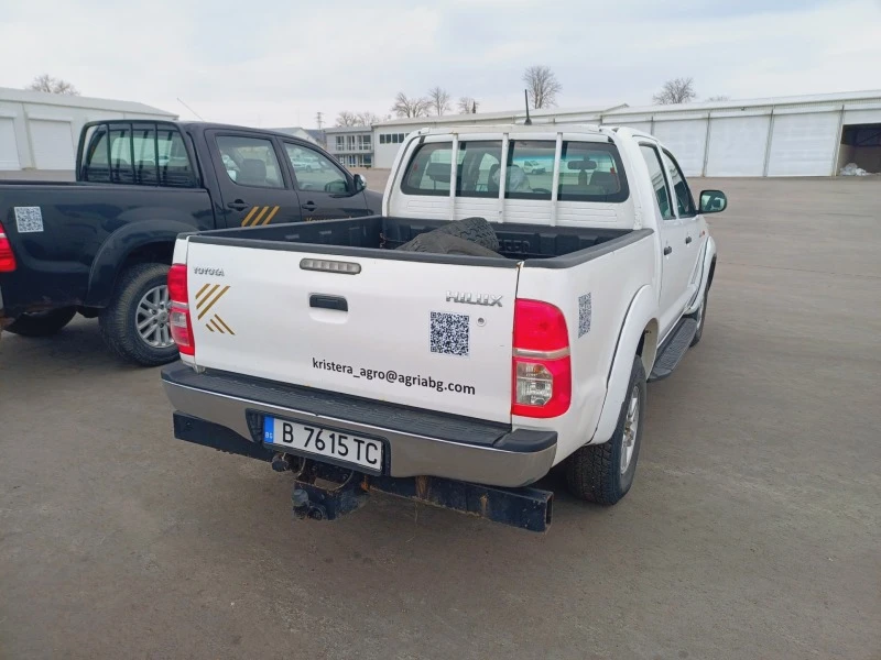 Toyota Hilux D4D, снимка 4 - Автомобили и джипове - 47700095