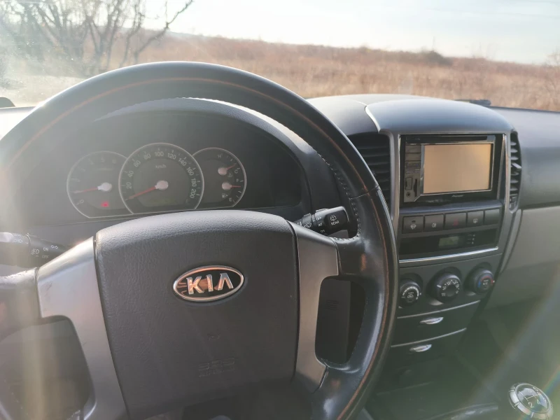 Kia Sorento 2.5 - 170kc, снимка 9 - Автомобили и джипове - 52828348