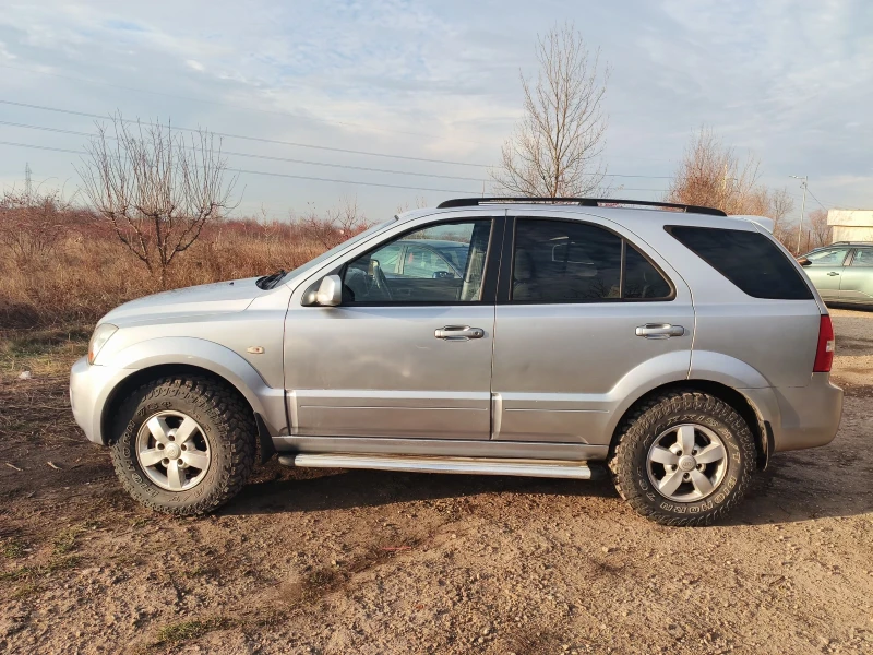 Kia Sorento 2.5 - 170kc, снимка 6 - Автомобили и джипове - 52828348