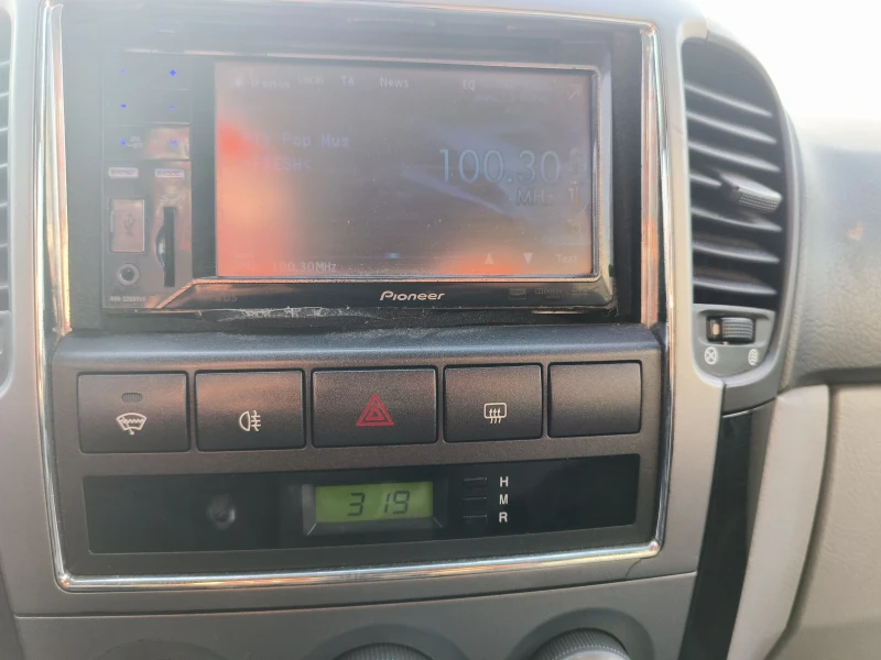 Kia Sorento 2.5 - 170kc, снимка 11 - Автомобили и джипове - 52828348