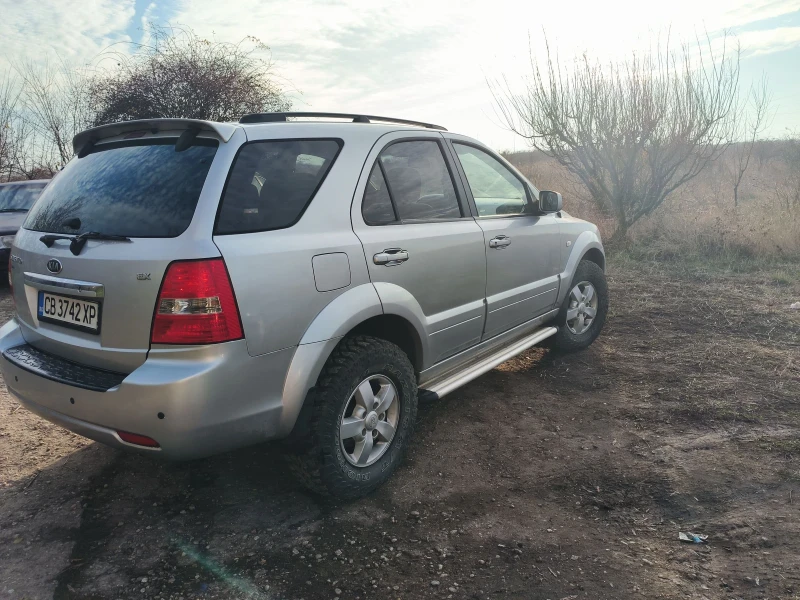 Kia Sorento 2.5 - 170kc, снимка 4 - Автомобили и джипове - 52828348