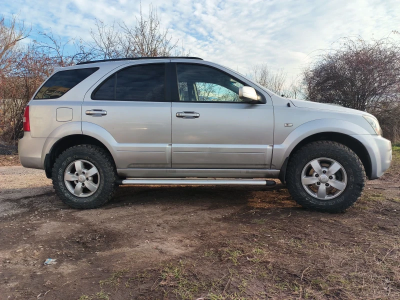 Kia Sorento 2.5 - 170kc, снимка 3 - Автомобили и джипове - 52828348