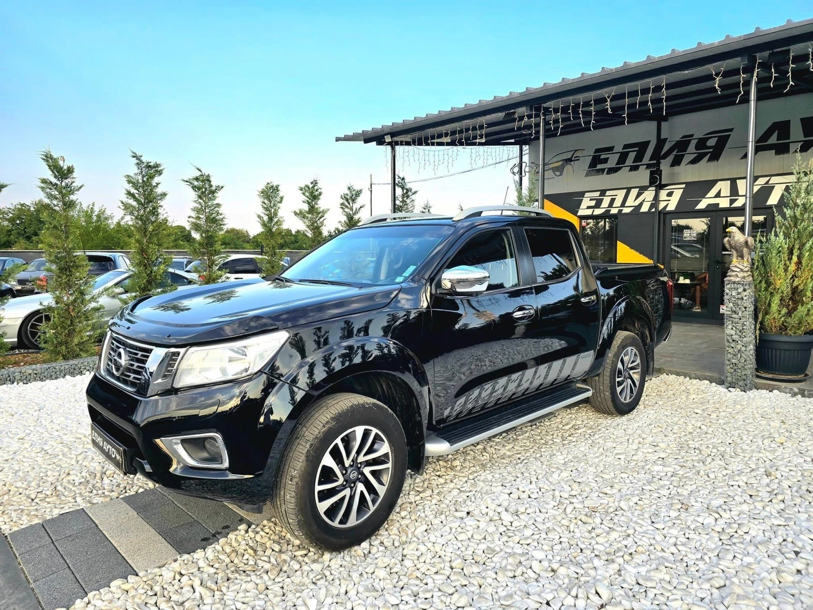 Nissan Navara NP300 FULL TOP АЛКАНТАРА НАП ОБСЛУЖЕН ЛИЗИНГ 100% - изображение 2