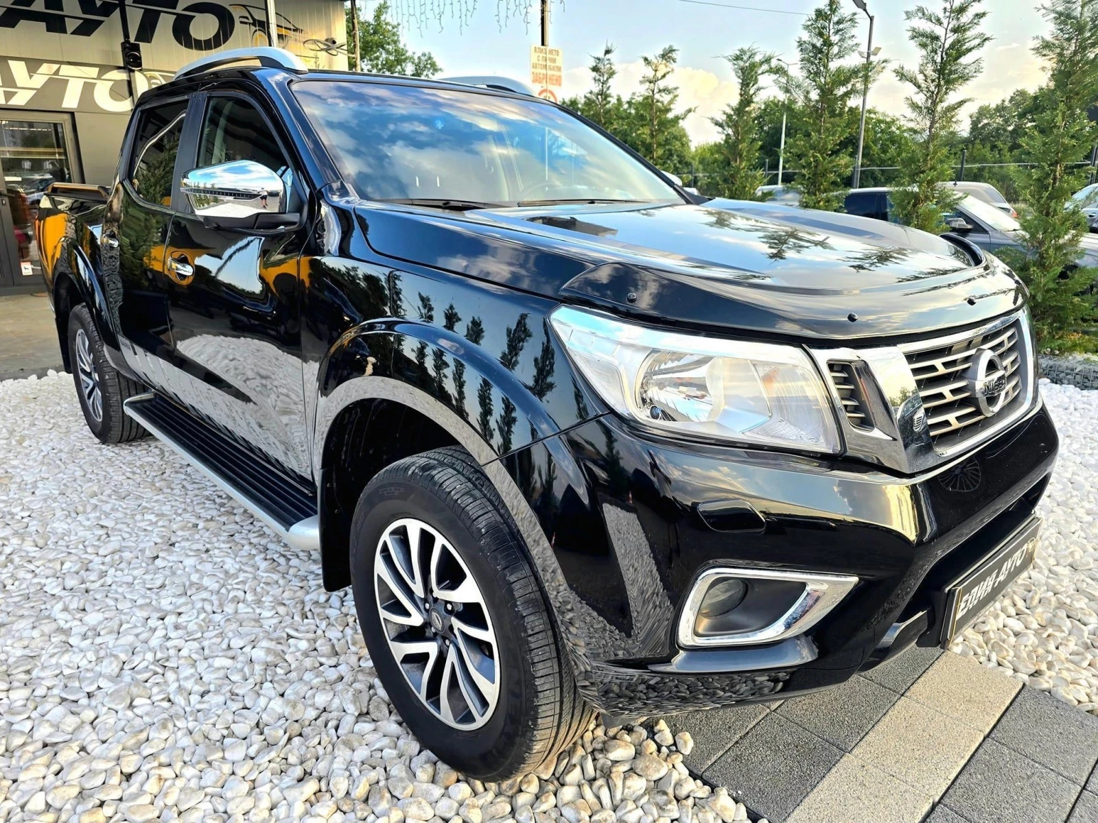 Nissan Navara NP300 FULL TOP АЛКАНТАРА НАП ОБСЛУЖЕН ЛИЗИНГ 100% - изображение 4