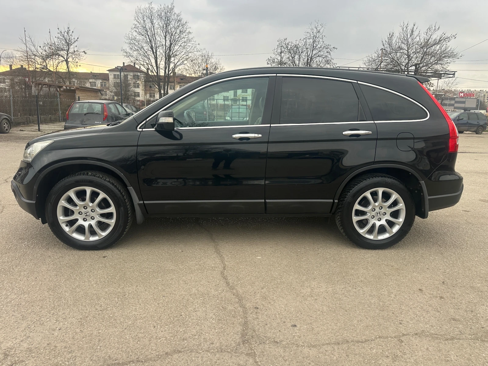 Honda Cr-v 2.0-AUTOMAT-4x4-EXECUTIVE-ТОП-СЪСТОЯНИЕ-1Г-ГАРАНЦИ, снимка 2 - Автомобили и джипове - 54069424