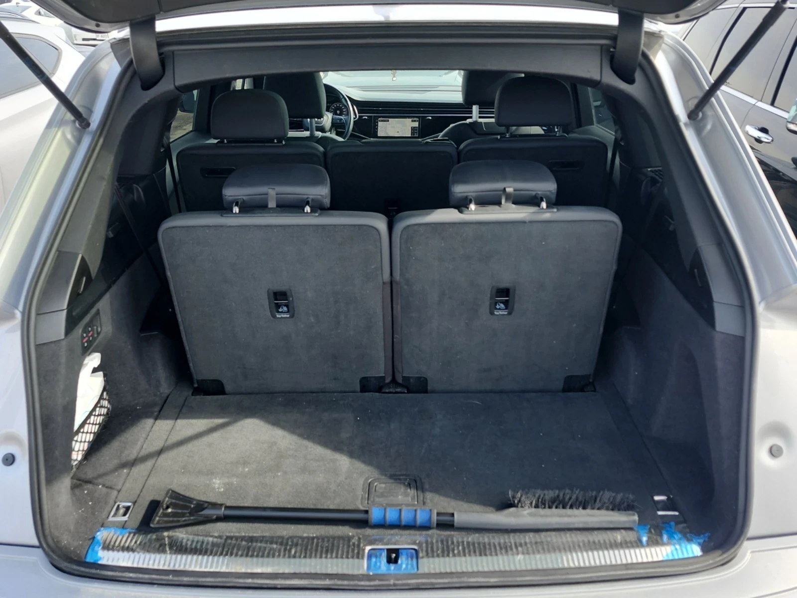 Audi Q7 PROGRESSIV | 360 КАМЕРА | ПАНОРАМА | 7 МЕСТА | , снимка 14 - Автомобили и джипове - 54125964