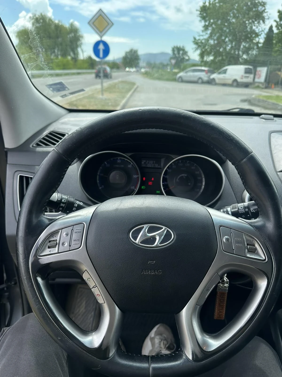 Hyundai IX35, снимка 10 - Автомобили и джипове - 54621018