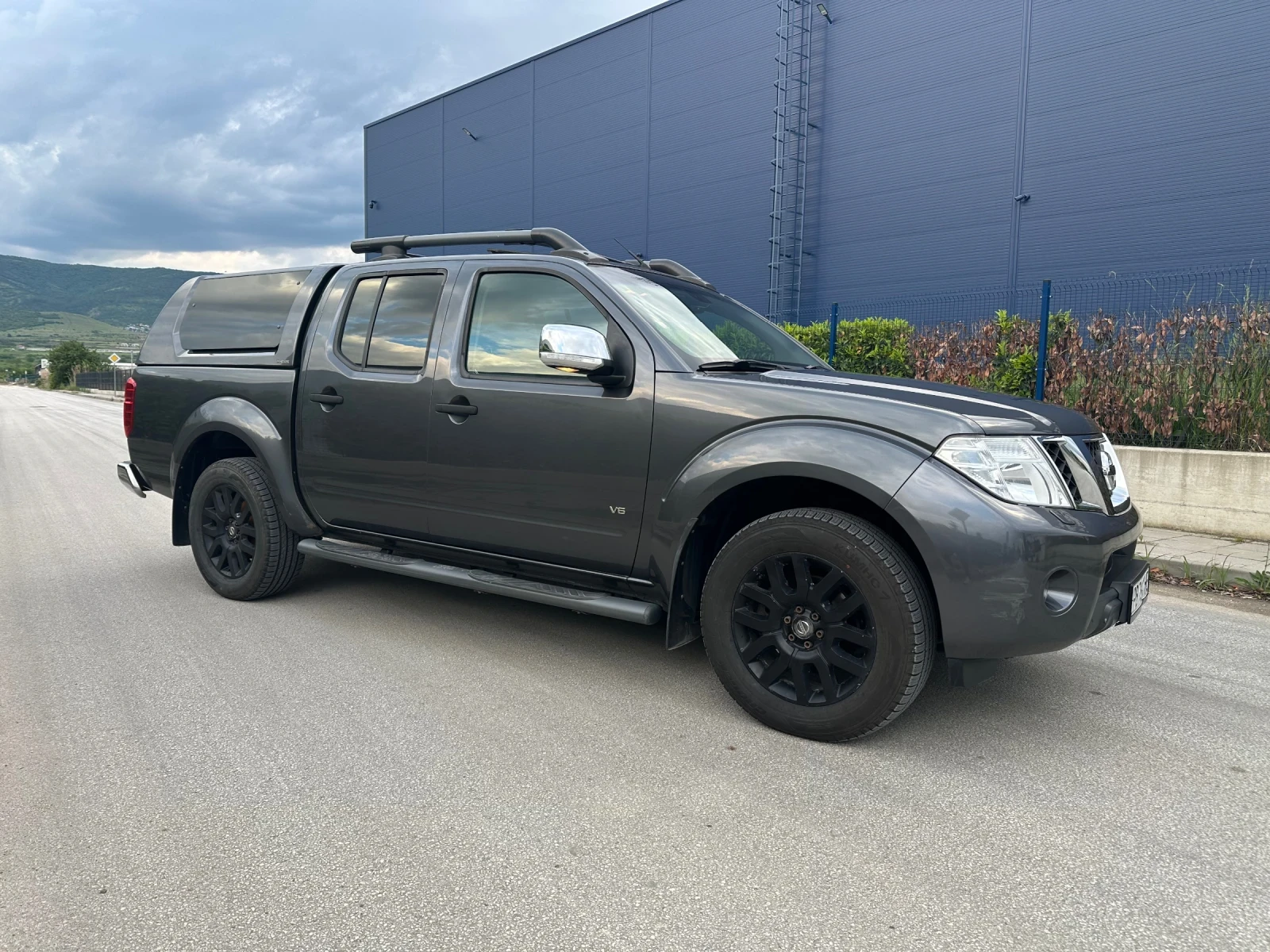 Nissan Navara 3.0D V6, снимка 2 - Автомобили и джипове - 54634973