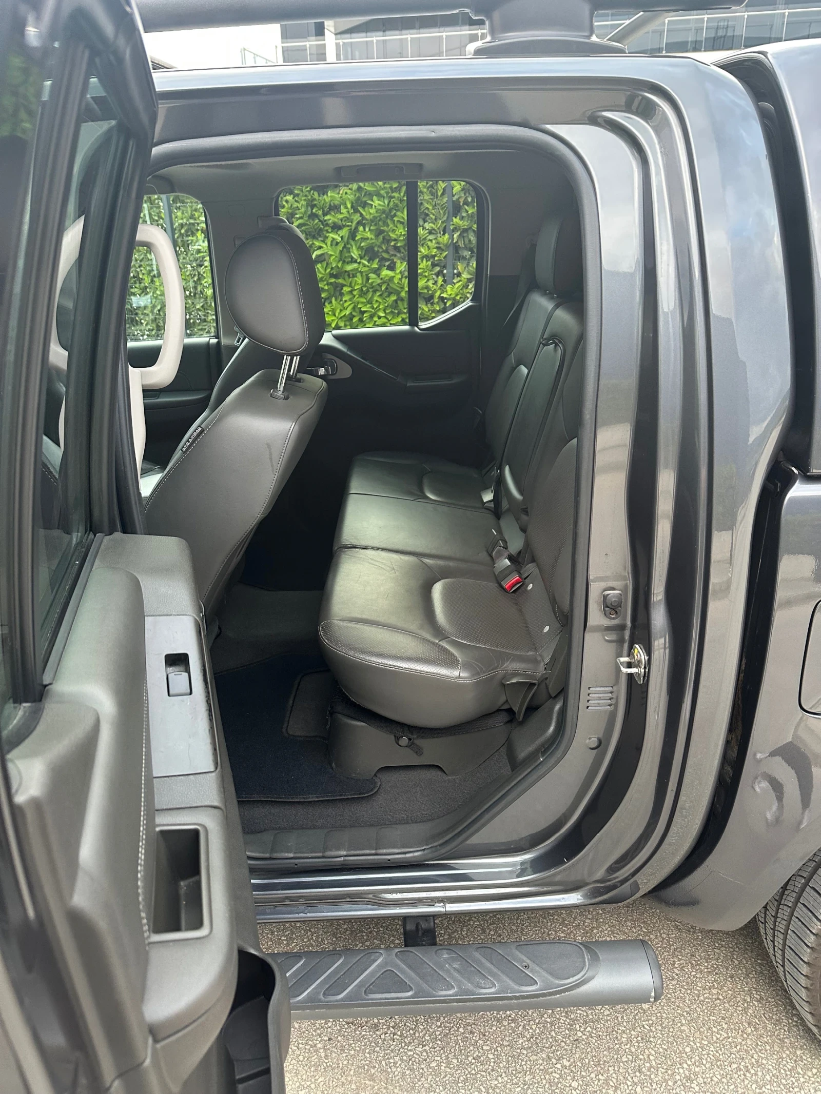 Nissan Navara 3.0D V6, снимка 10 - Автомобили и джипове - 54634973
