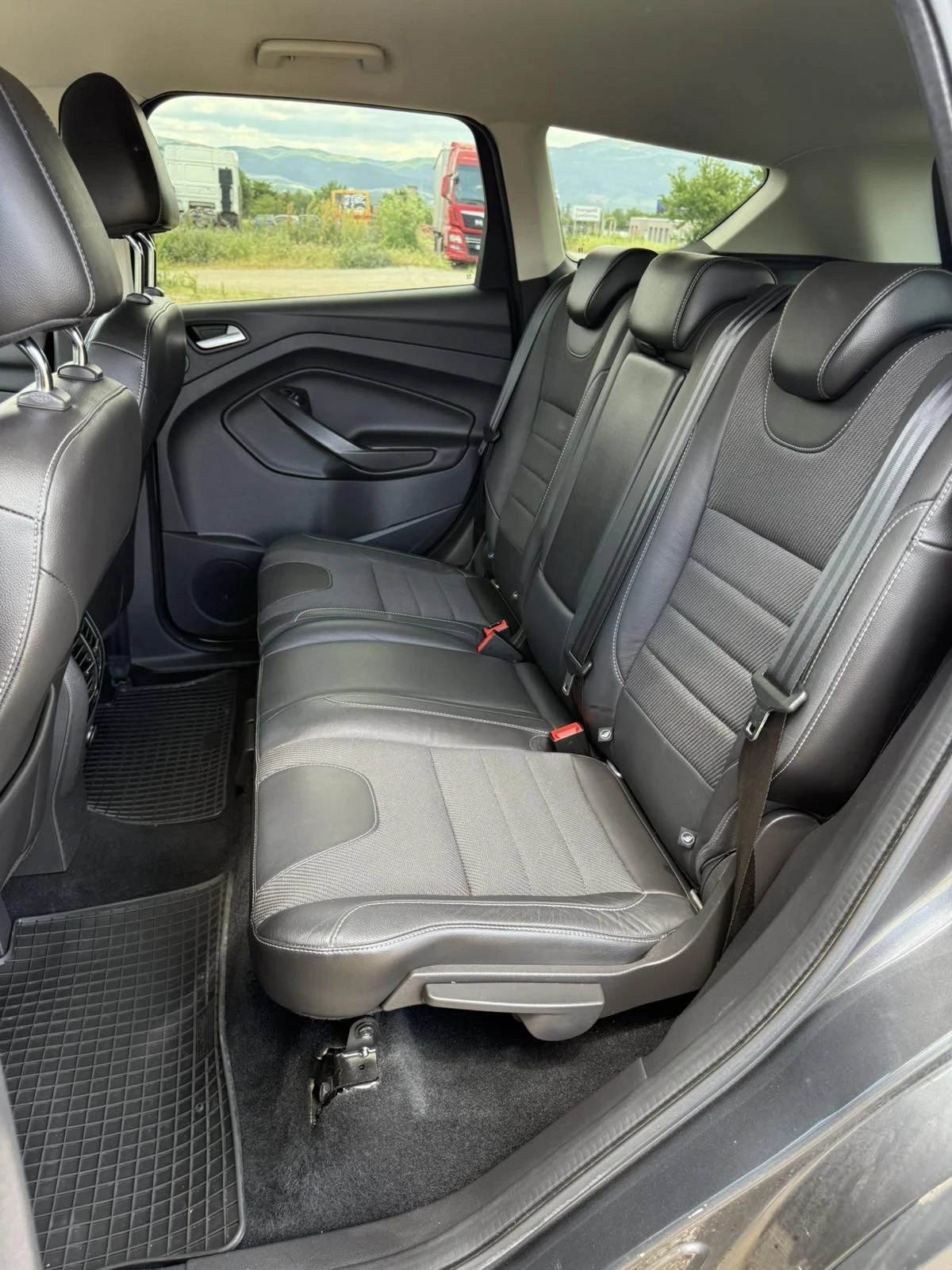 Ford Kuga, снимка 6 - Автомобили и джипове - 54727538
