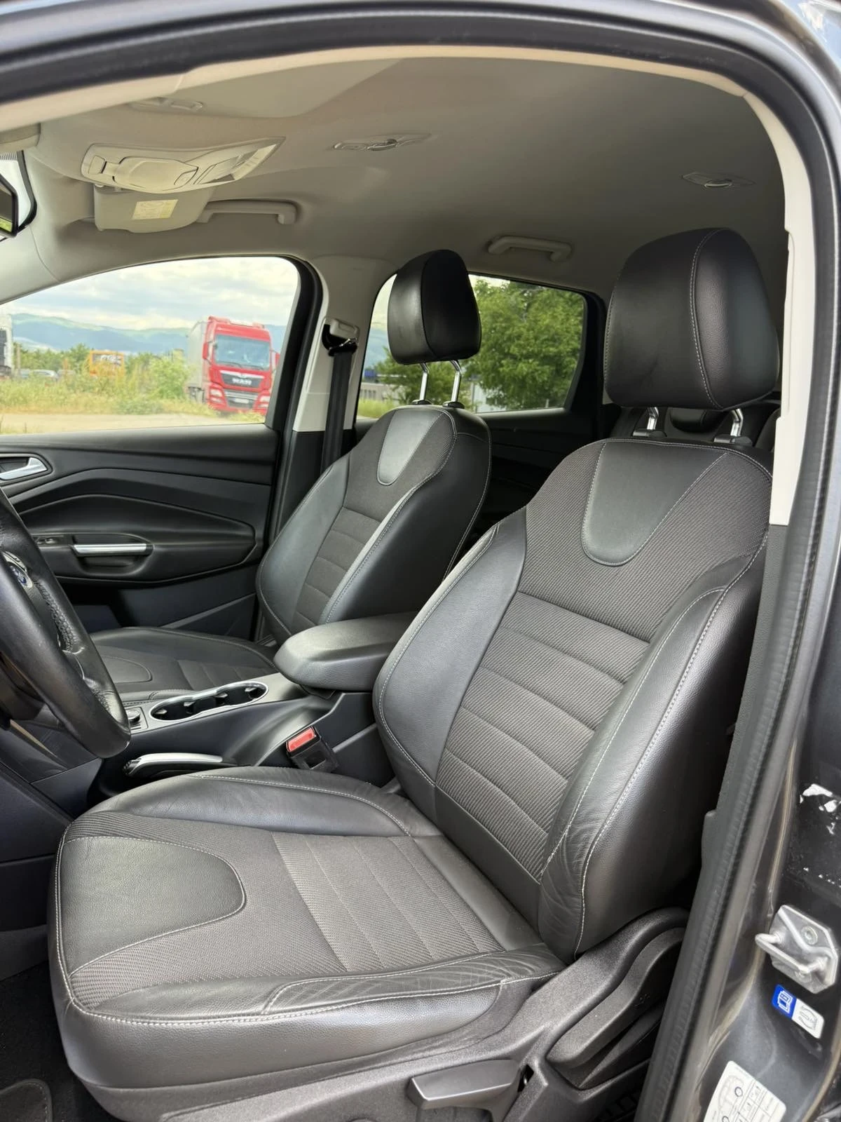 Ford Kuga, снимка 5 - Автомобили и джипове - 54727538