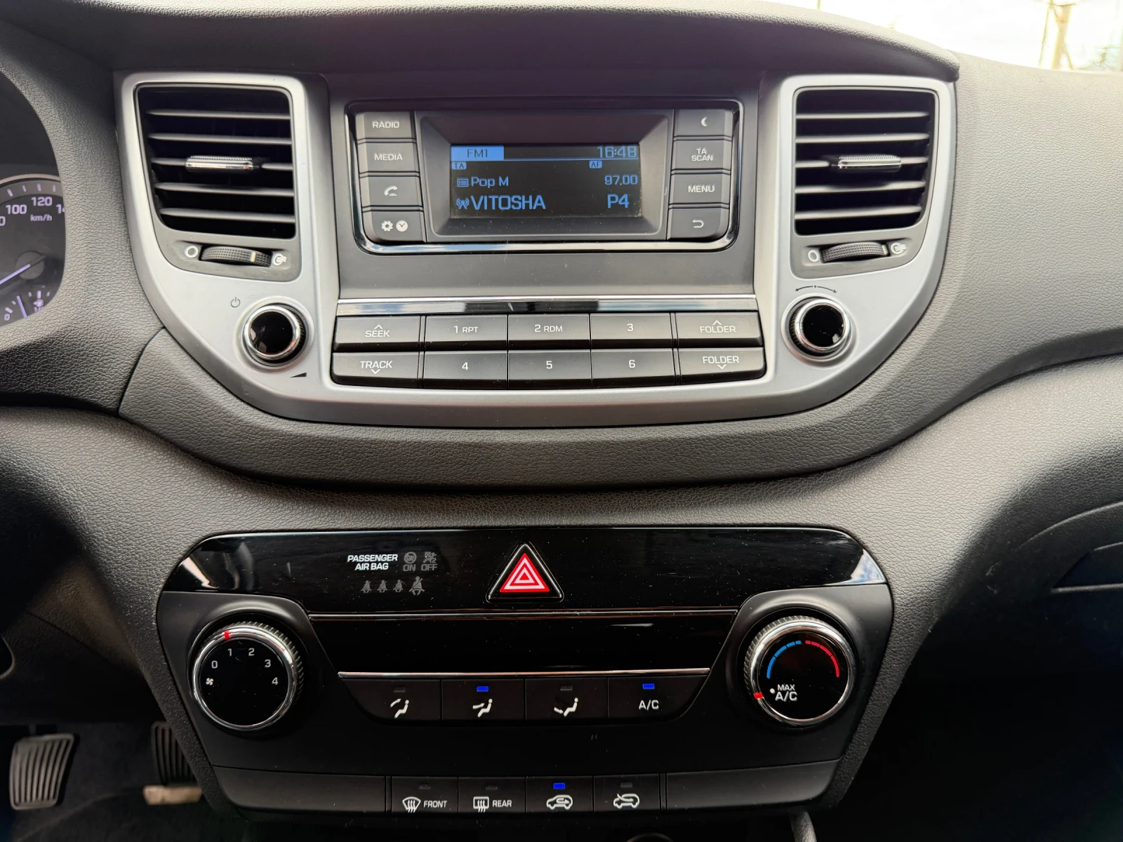 Hyundai Tucson 145000км, 1.7 топ състояние, снимка 12 - Автомобили и джипове - 54975575