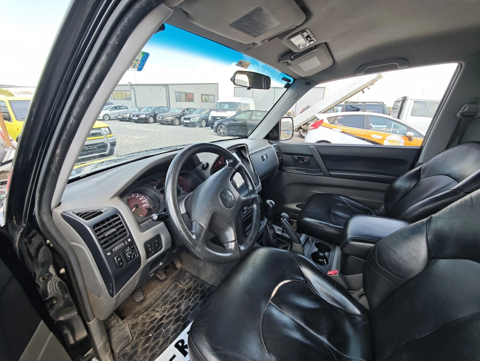 Mitsubishi Pajero 3.2, снимка 9 - Автомобили и джипове - 55132911