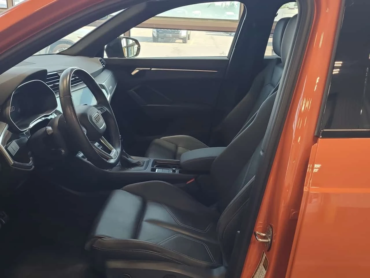 Audi Q3 S LINE/PROGRESSIV/ПАНО/ПОДГРЕВ/ДИГ.КИЛОМЕТРАЖ/, снимка 5 - Автомобили и джипове - 55269855