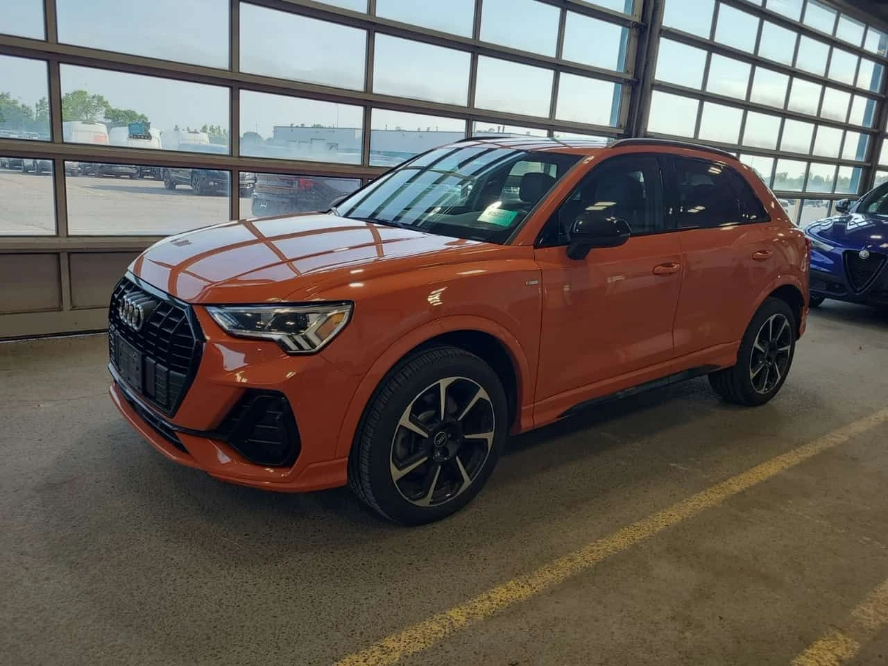 Audi Q3 S LINE/PROGRESSIV/ПАНО/ПОДГРЕВ/ДИГ.КИЛОМЕТРАЖ/, снимка 2 - Автомобили и джипове - 55269855