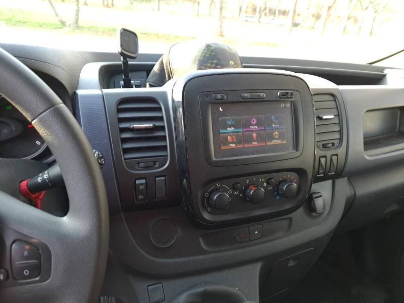 Opel Vivaro Уникат, biturbo L2H1, снимка 14 - Бусове и автобуси - 52875009