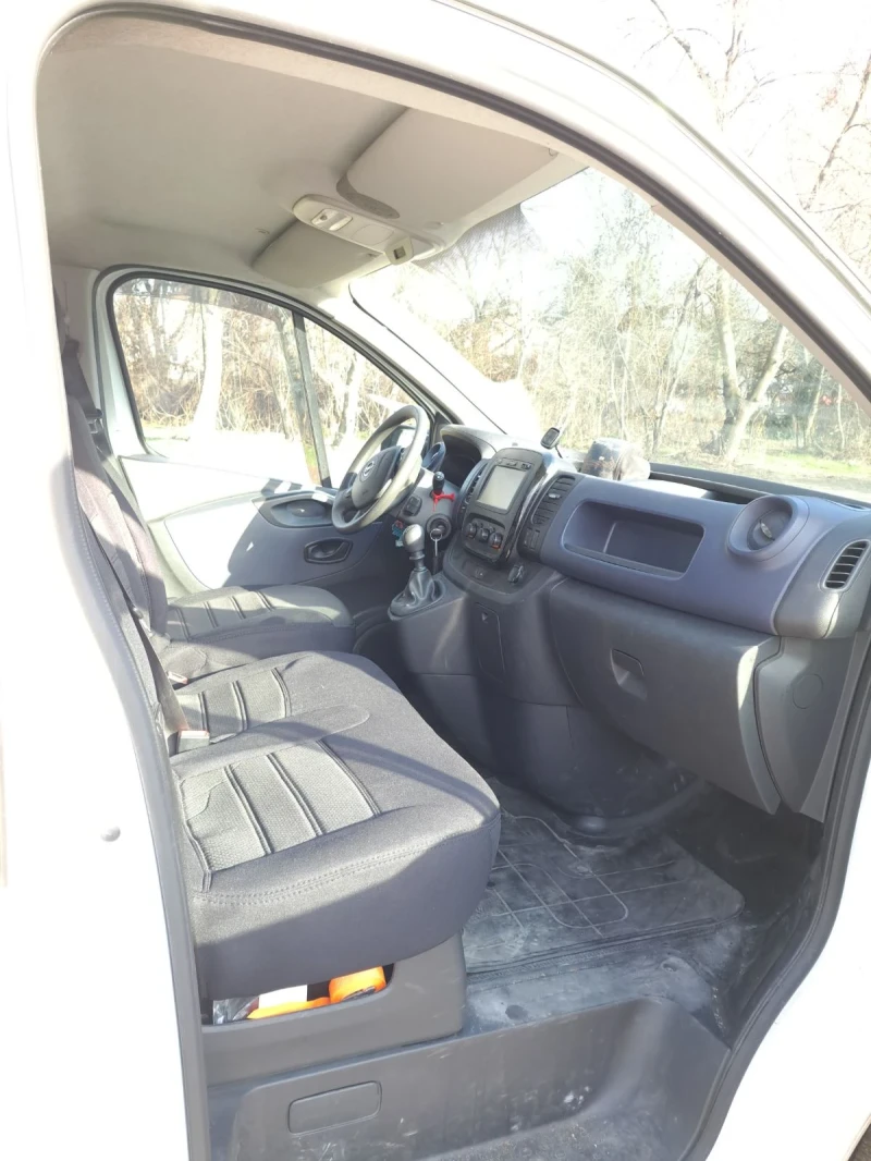 Opel Vivaro Уникат, biturbo L2H1, снимка 17 - Бусове и автобуси - 52875009