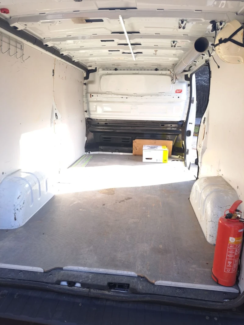 Opel Vivaro Уникат, biturbo L2H1, снимка 16 - Бусове и автобуси - 52875009