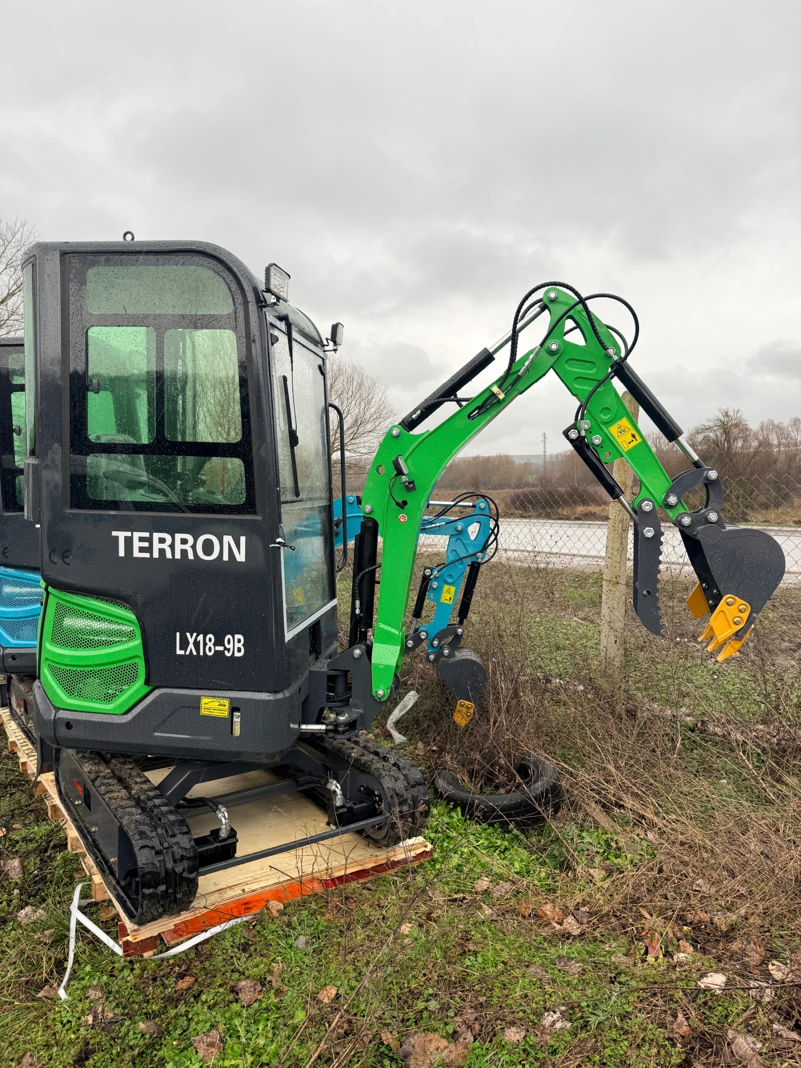 Багер Друга марка LX18-9B