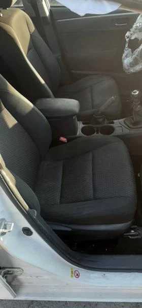 Toyota Corolla 1.3 i, снимка 4