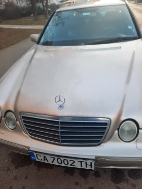  Mercedes-Benz E 240