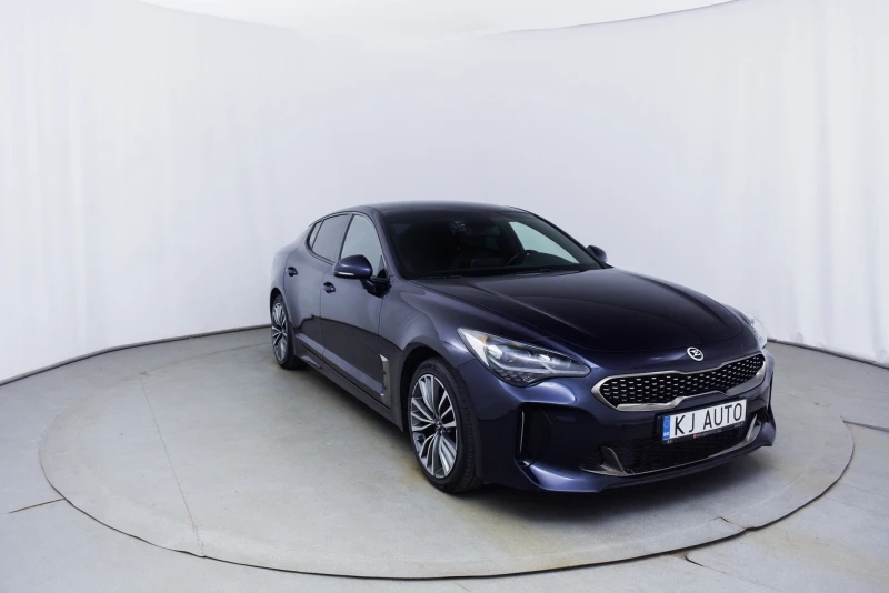 Kia Stinger 2.2 AWD, снимка 3 - Автомобили и джипове - 46559497