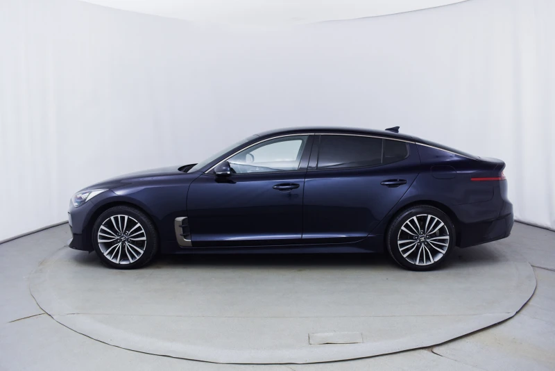 Kia Stinger 2.2 AWD, снимка 5 - Автомобили и джипове - 46559497