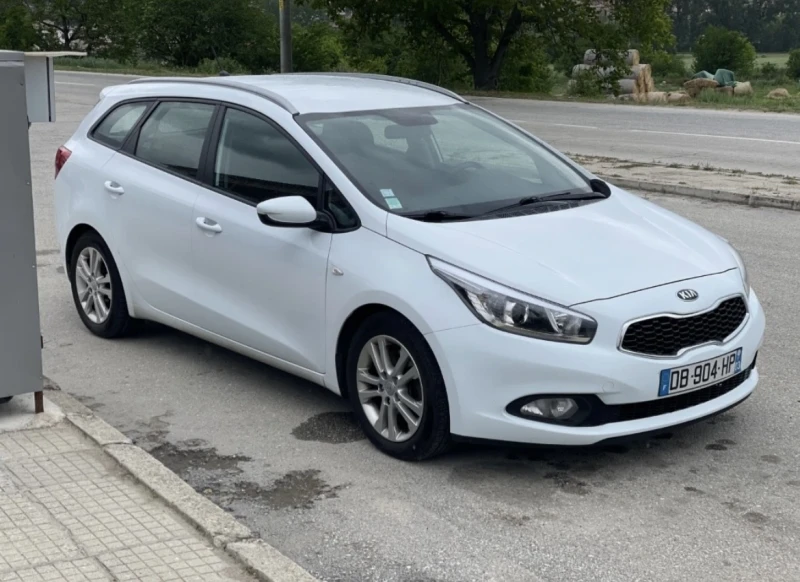 Kia Ceed, снимка 3 - Автомобили и джипове - 47476764