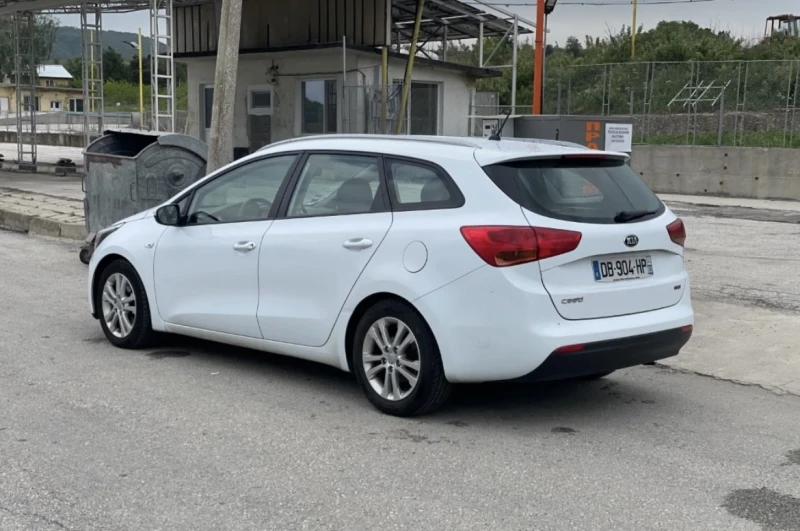 Kia Ceed, снимка 5 - Автомобили и джипове - 47476764